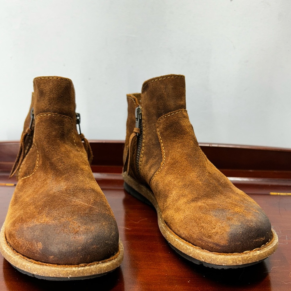 Womens 7 M Born Tavar Brown Leather Distressed Ankle Boots Booties Double Zip